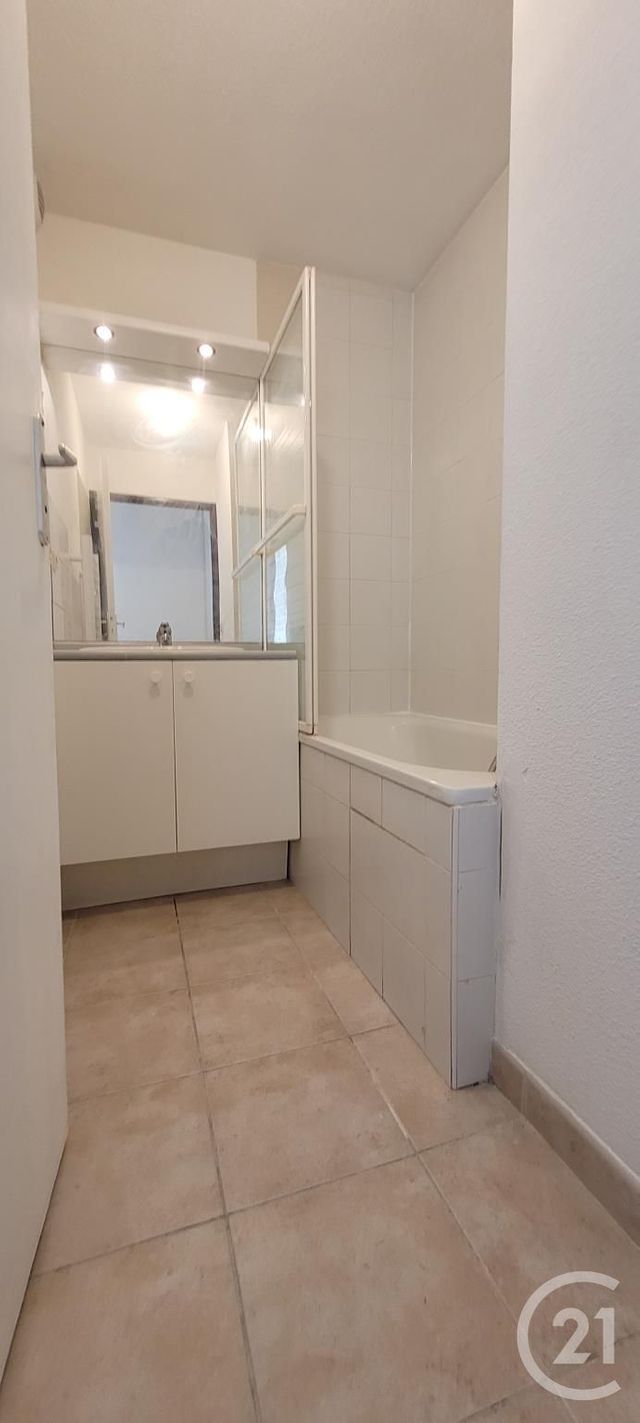 Appartement T2 &agrave; louer - 2 pi&egrave;ces - 38,39 m2 - Ales - 30 - LANGUEDOC-ROUSSILLON