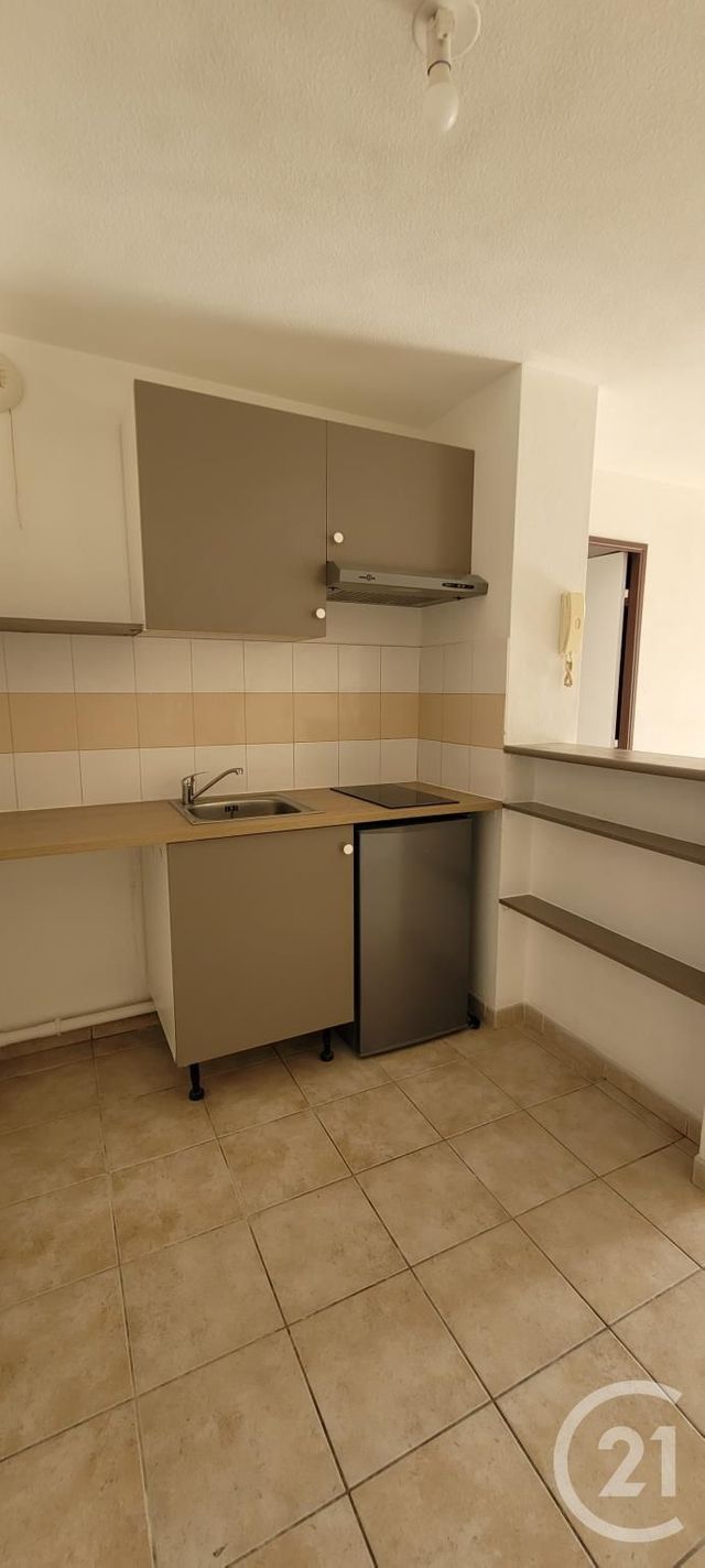 Appartement T2 &agrave; louer - 2 pi&egrave;ces - 38,39 m2 - Ales - 30 - LANGUEDOC-ROUSSILLON