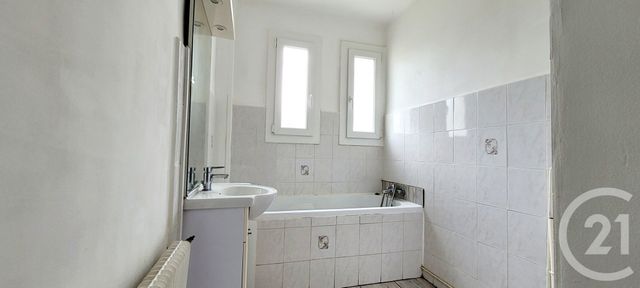 Appartement T3 &agrave; louer - 3 pi&egrave;ces - 65,86 m2 - Ales - 30 - LANGUEDOC-ROUSSILLON