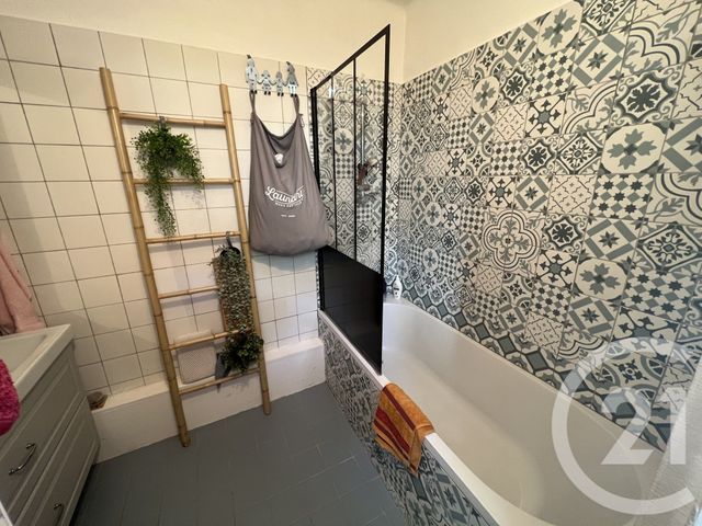 Appartement F4 &agrave; louer - 4 pi&egrave;ces - 88,74 m2 - Ales - 30 - LANGUEDOC-ROUSSILLON