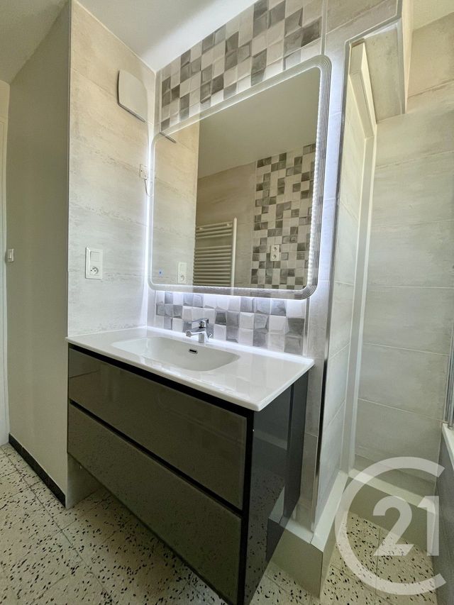 Appartement F4 &agrave; louer - 4 pi&egrave;ces - 66 m2 - Ales - 30 - LANGUEDOC-ROUSSILLON