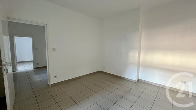 Appartement F4 &agrave; louer - 4 pi&egrave;ces - 50 m2 - Ales - 30 - LANGUEDOC-ROUSSILLON