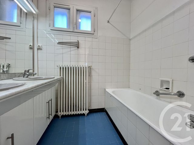 Appartement F5 &agrave; louer - 5 pi&egrave;ces - 95,88 m2 - Ales - 30 - LANGUEDOC-ROUSSILLON