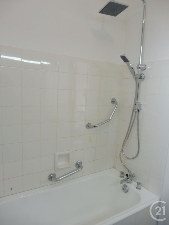 Appartement F5 &agrave; louer - 5 pi&egrave;ces - 95,88 m2 - Ales - 30 - LANGUEDOC-ROUSSILLON