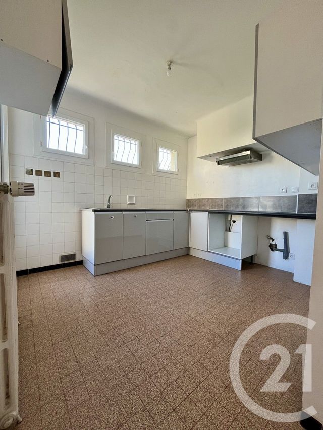 Appartement F5 &agrave; louer - 5 pi&egrave;ces - 95,88 m2 - Ales - 30 - LANGUEDOC-ROUSSILLON