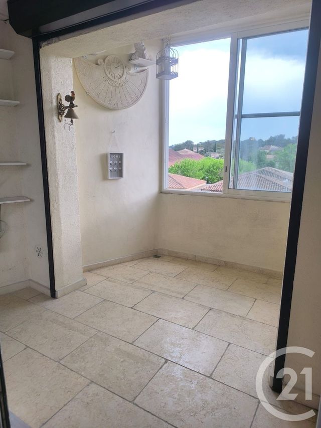 Appartement F3 &agrave; louer - 3 pi&egrave;ces - 77,07 m2 - Lezan - 30 - LANGUEDOC-ROUSSILLON