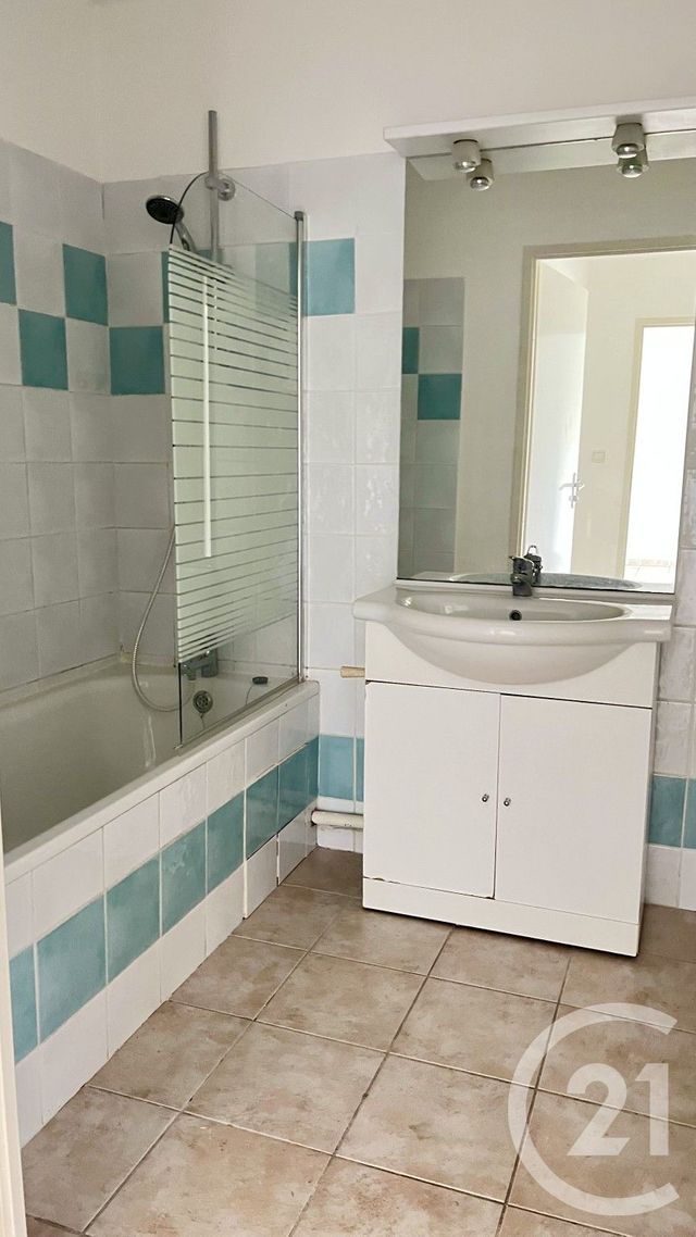 Appartement F3 &agrave; louer - 2 pi&egrave;ces - 58,24 m2 - Ales - 30 - LANGUEDOC-ROUSSILLON