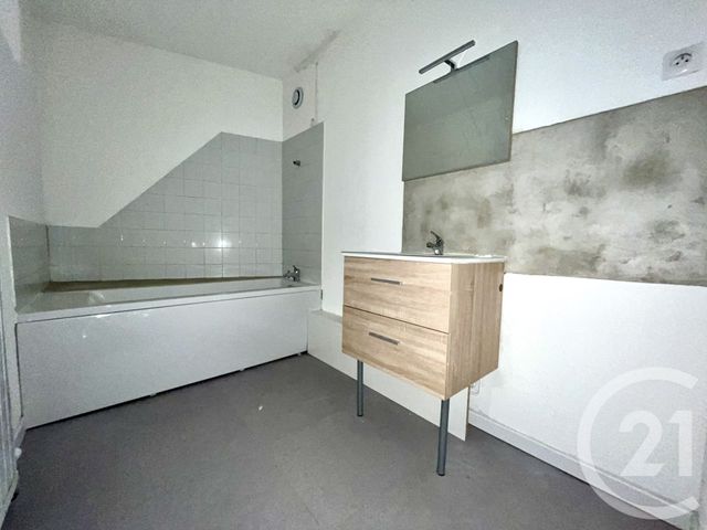 Appartement F3 &agrave; louer - 3 pi&egrave;ces - 65 m2 - Ales - 30 - LANGUEDOC-ROUSSILLON