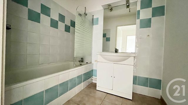 Appartement T3 &agrave; louer - 3 pi&egrave;ces - 57,18 m2 - Ales - 30 - LANGUEDOC-ROUSSILLON