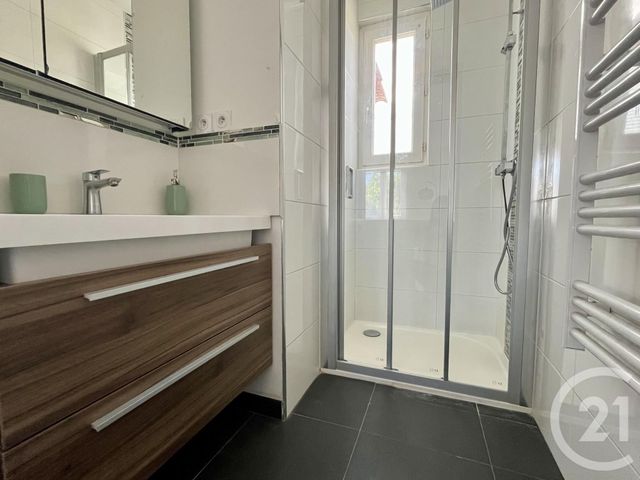 Appartement F3 &agrave; louer - 3 pi&egrave;ces - 65 m2 - Ales - 30 - LANGUEDOC-ROUSSILLON