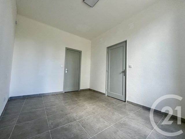 Appartement T3 &agrave; louer - 3 pi&egrave;ces - 58 m2 - St Hilaire De Brethmas - 30 - LANGUEDOC-ROUSSILLON