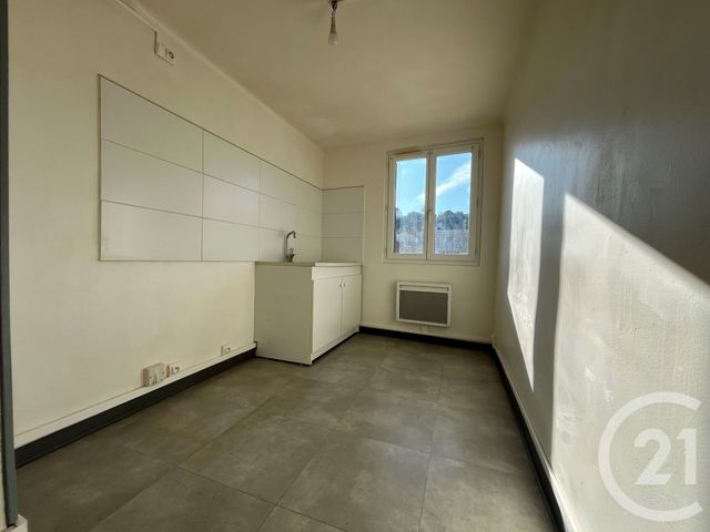 Appartement T2 &agrave; louer - 2 pi&egrave;ces - 43,10 m2 - St Ambroix - 30 - LANGUEDOC-ROUSSILLON