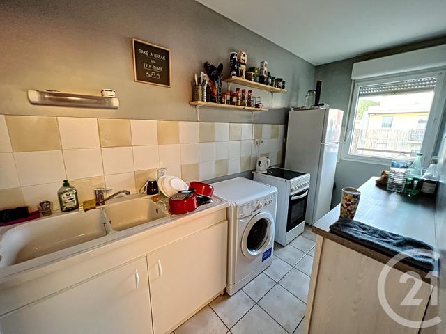 Appartement Atelier d'artiste &agrave; louer - 3 pi&egrave;ces - 61 m2 - Ales - 30 - LANGUEDOC-ROUSSILLON