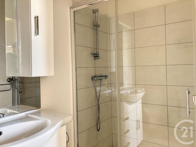Appartement &agrave; louer - 2 pi&egrave;ces - 29 m2 - Ales - 30 - LANGUEDOC-ROUSSILLON