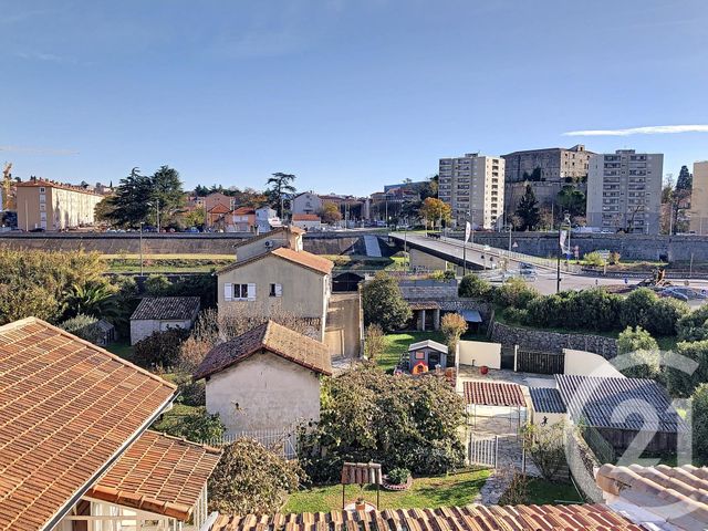 Appartement &agrave; louer - 2 pi&egrave;ces - 29 m2 - Ales - 30 - LANGUEDOC-ROUSSILLON