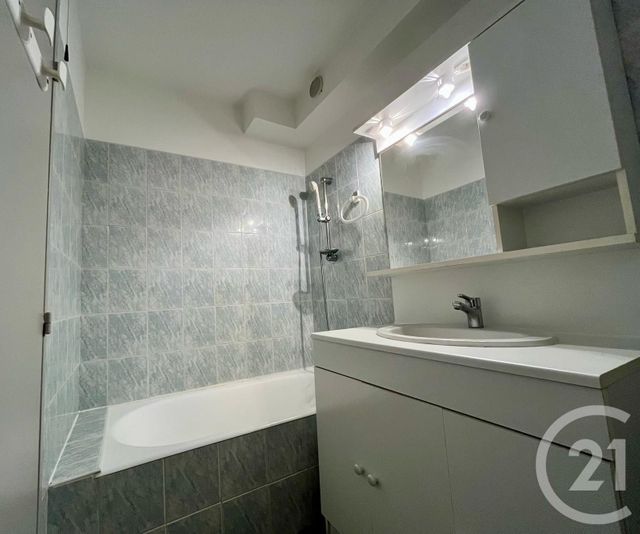 Appartement T2 &agrave; louer - 2 pi&egrave;ces - 47,16 m2 - Ales - 30 - LANGUEDOC-ROUSSILLON