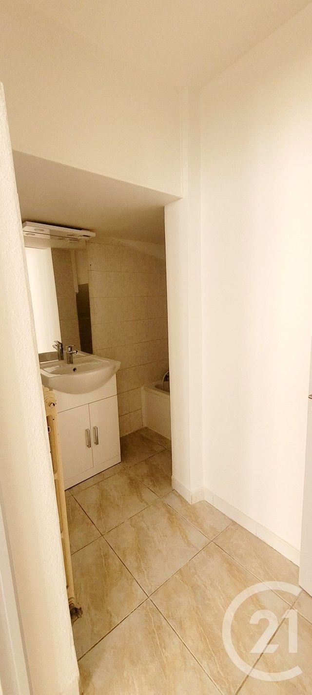 Appartement T2 &agrave; louer - 2 pi&egrave;ces - 37,70 m2 - Ales - 30 - LANGUEDOC-ROUSSILLON