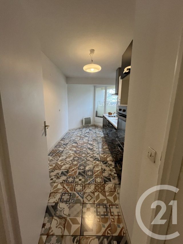 Appartement F4 &agrave; louer - 4 pi&egrave;ces - 90,16 m2 - Ales - 30 - LANGUEDOC-ROUSSILLON