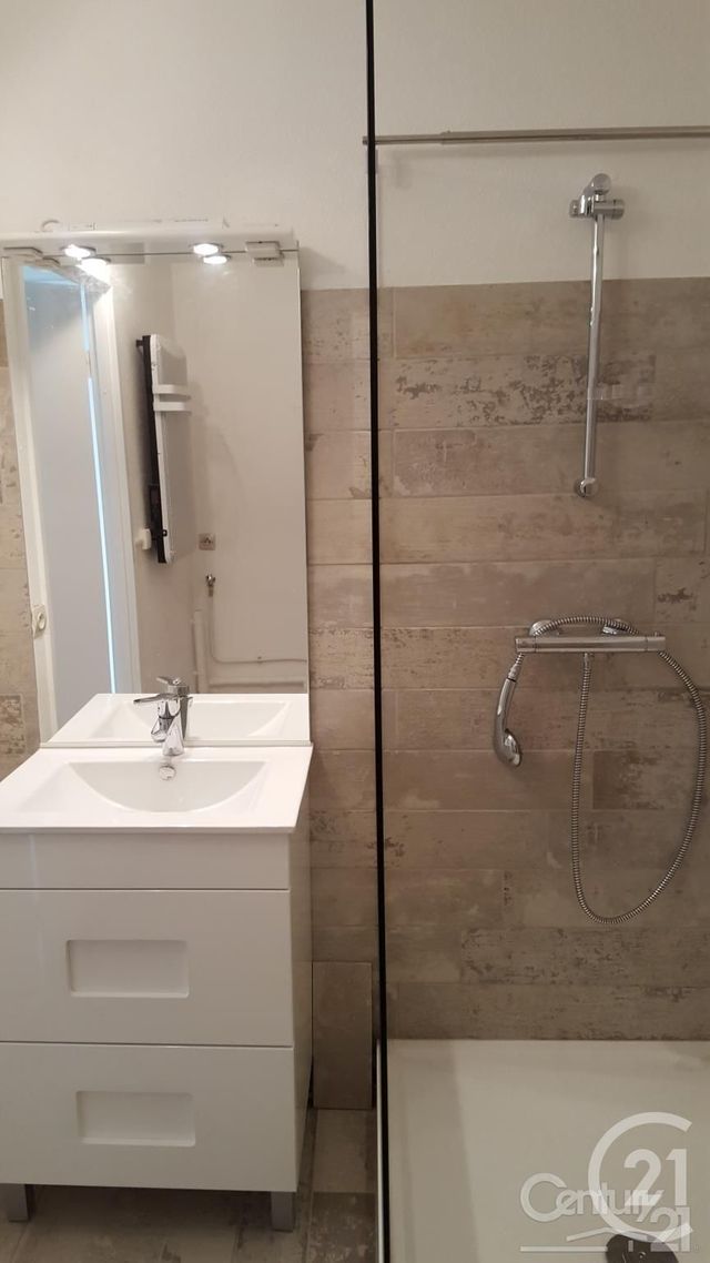 Appartement F4 &agrave; louer - 4 pi&egrave;ces - 90,16 m2 - Ales - 30 - LANGUEDOC-ROUSSILLON