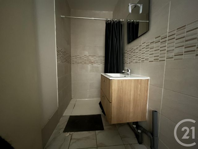 Appartement T1 &agrave; louer - 1 pi&egrave;ce - 30,68 m2 - Ales - 30 - LANGUEDOC-ROUSSILLON