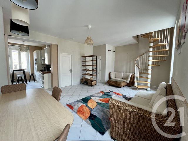 Appartement Duplex &agrave; louer - 4 pi&egrave;ces - 79,94 m2 - Ales - 30 - LANGUEDOC-ROUSSILLON