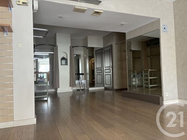 Local commercial à louer - 74.46 m2 - 30 - Gard