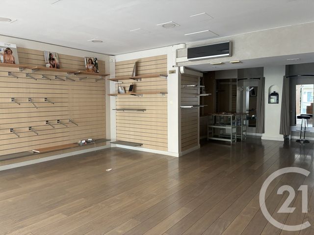 Local commercial à louer - 74.46 m2 - 30 - Gard