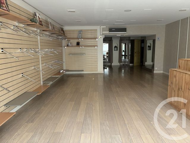 Local commercial à louer - 74.46 m2 - 30 - Gard