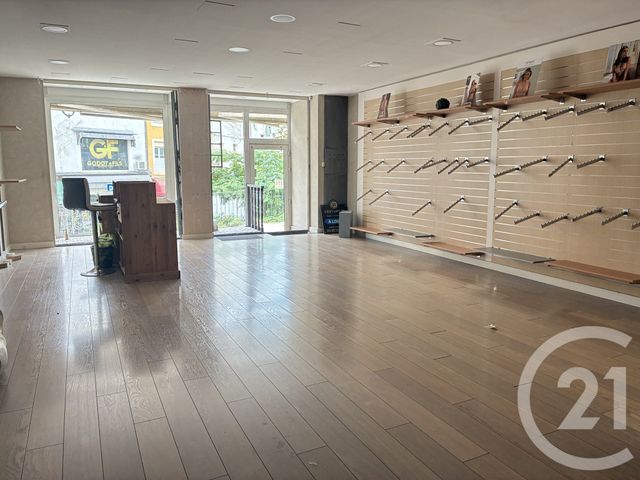 Local commercial à louer - 74.46 m2 - 30 - Gard