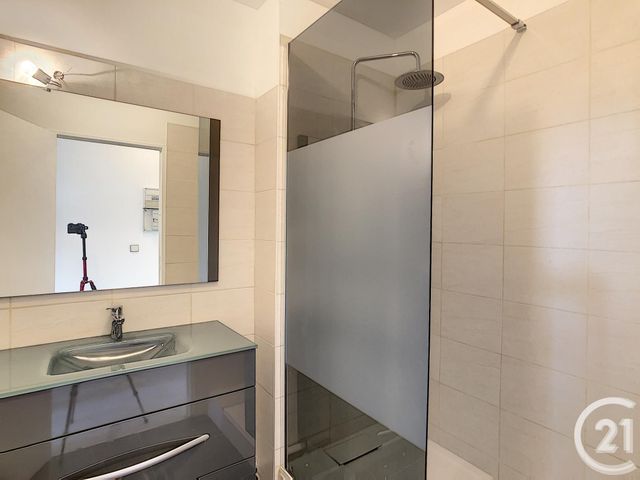 Appartement T2 &agrave; louer - 2 pi&egrave;ces - 31,77 m2 - Ales - 30 - LANGUEDOC-ROUSSILLON