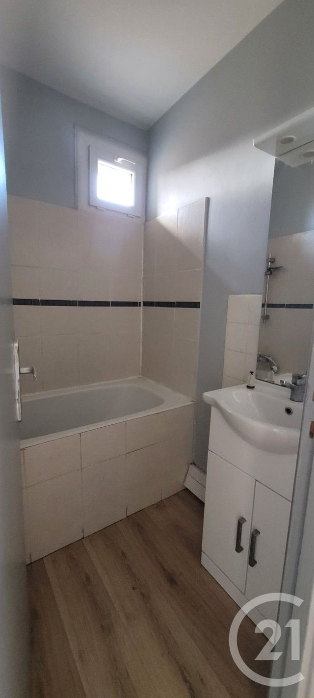 Appartement F2 &agrave; louer - 2 pi&egrave;ces - 46 m2 - Ales - 30 - LANGUEDOC-ROUSSILLON