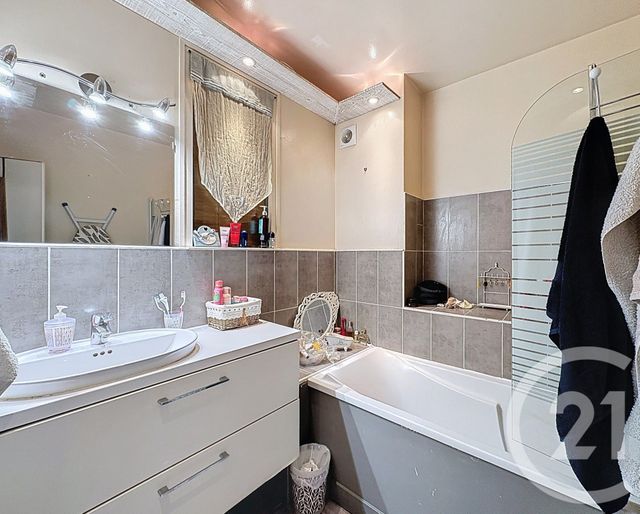 Appartement F3 &agrave; vendre - 3 pi&egrave;ces - 75,70 m2 - Chaumont - 52 - CHAMPAGNE-ARDENNE