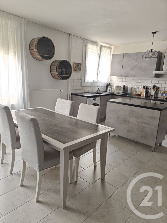 Appartement F4 &agrave; vendre - 4 pi&egrave;ces - 81 m2 - Chilly Mazarin - 91 - ILE-DE-FRANCE