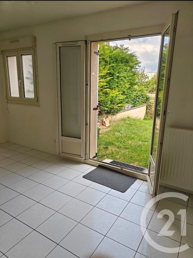 Appartement Studio &agrave; vendre - 1 pi&egrave;ce - 25,59 m2 - Chilly Mazarin - 91 - ILE-DE-FRANCE