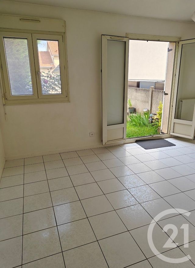 Appartement Studio &agrave; vendre - 1 pi&egrave;ce - 25,59 m2 - Chilly Mazarin - 91 - ILE-DE-FRANCE
