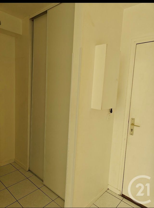 Appartement Studio &agrave; vendre - 1 pi&egrave;ce - 25,59 m2 - Chilly Mazarin - 91 - ILE-DE-FRANCE