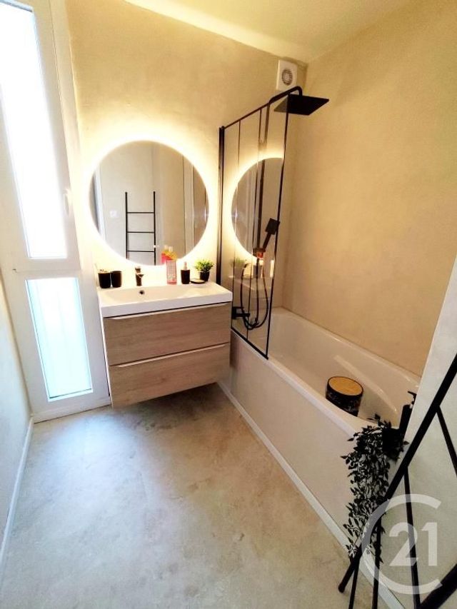 Appartement F2 &agrave; louer - 2 pi&egrave;ces - 52,91 m2 - Chilly Mazarin - 91 - ILE-DE-FRANCE