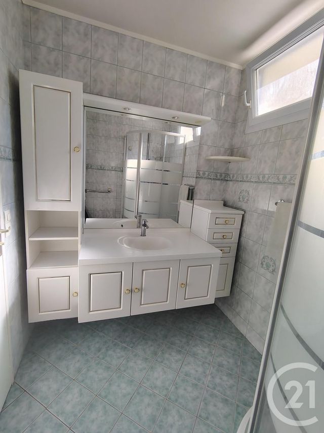 Appartement F3 &agrave; louer - 3 pi&egrave;ces - 63,47 m2 - Chilly Mazarin - 91 - ILE-DE-FRANCE