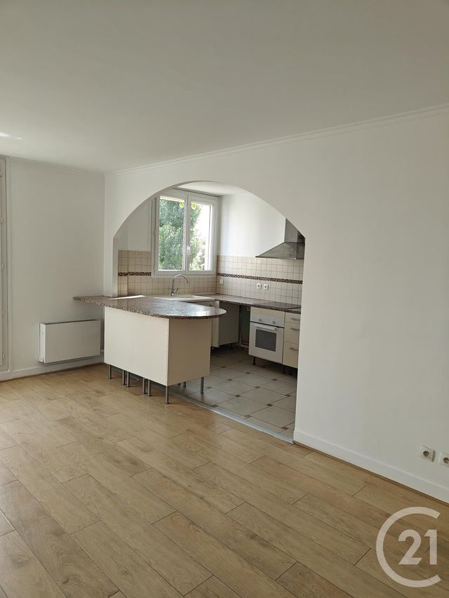 Appartement F4 &agrave; louer - 4 pi&egrave;ces - 80 m2 - Chilly Mazarin - 91 - ILE-DE-FRANCE