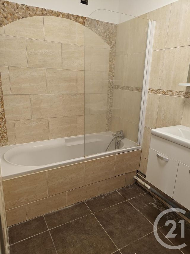 Appartement F4 &agrave; louer - 4 pi&egrave;ces - 80 m2 - Chilly Mazarin - 91 - ILE-DE-FRANCE