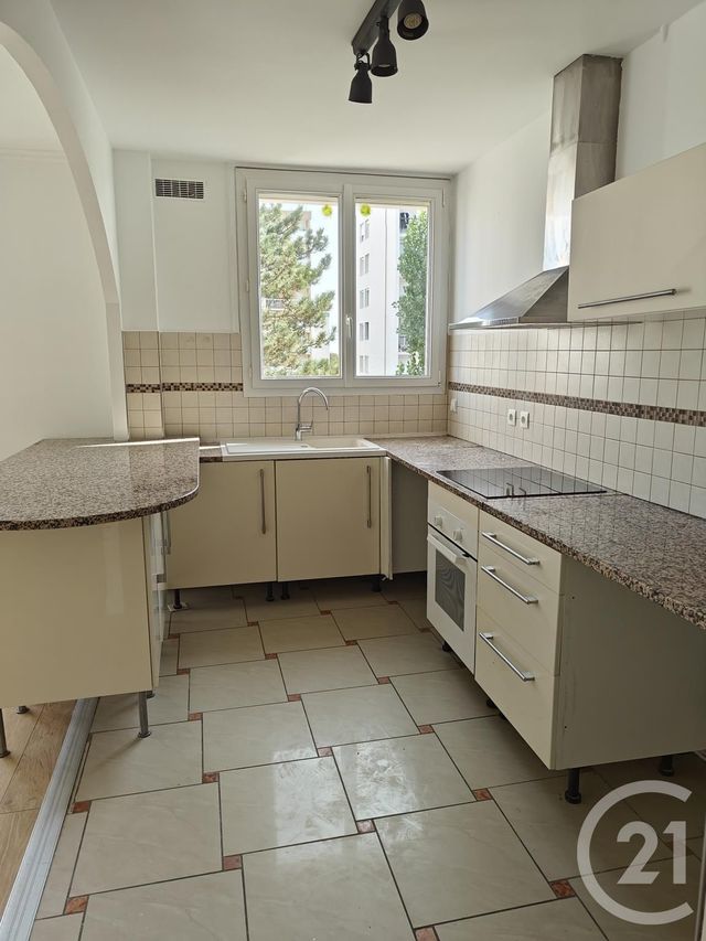 Appartement F4 &agrave; louer - 4 pi&egrave;ces - 80 m2 - Chilly Mazarin - 91 - ILE-DE-FRANCE