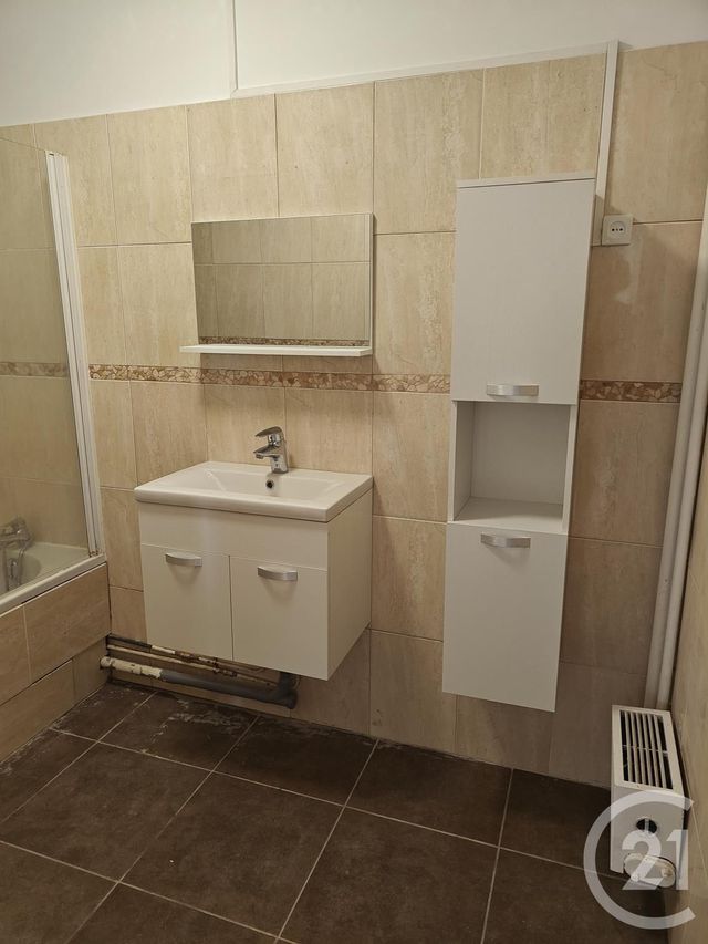 Appartement F4 &agrave; louer - 4 pi&egrave;ces - 80 m2 - Chilly Mazarin - 91 - ILE-DE-FRANCE