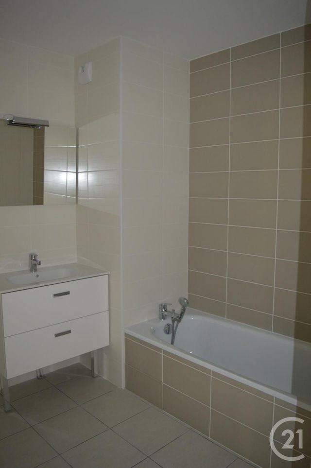 Appartement F3 &agrave; louer - 3 pi&egrave;ces - 64,34 m2 - Villefranche Sur Saone - 69 - RHONE-ALPES