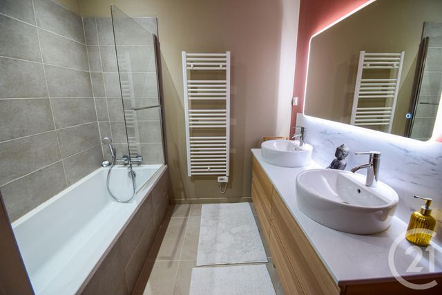 Appartement F4 à vendre - 4 pièces - 131 m2 - Belleville - 69 - RHONE-ALPES