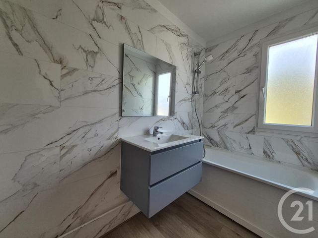 Appartement T4 à louer - 4 pièces - 71,52 m2 - Jassans Riottier - 01 - RHONE-ALPES