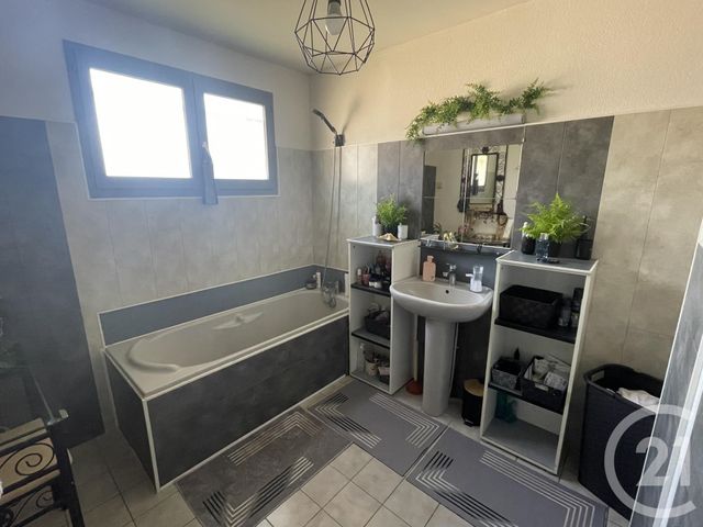 Maison &agrave; louer - 5 pi&egrave;ces - 100 m2 - St Julien - 69 - RHONE-ALPES