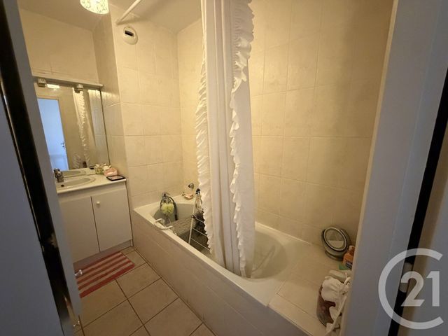 Appartement F3 &agrave; louer - 3 pi&egrave;ces - 75 m2 - Fareins - 01 - RHONE-ALPES