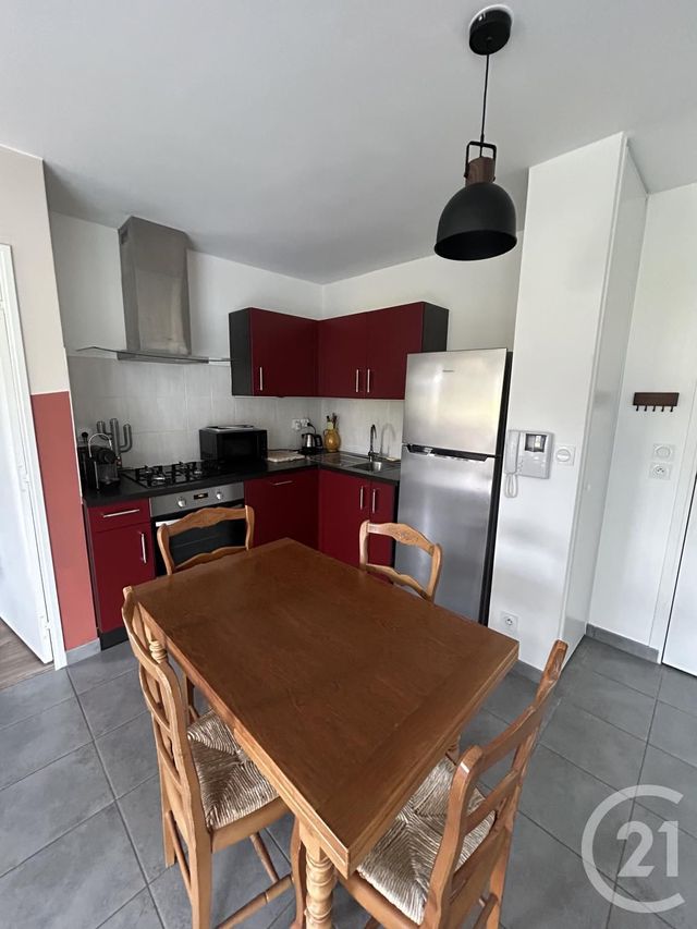Appartement F2 &agrave; louer - 2 pi&egrave;ces - 42,60 m2 - Neuville Sur Saone - 69 - RHONE-ALPES