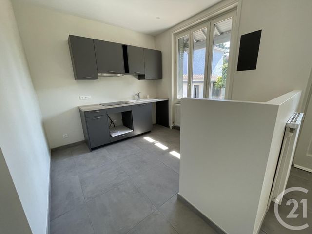 Maison &agrave; louer - 5 pi&egrave;ces - 109,76 m2 - Villefranche Sur Saone - 69 - RHONE-ALPES