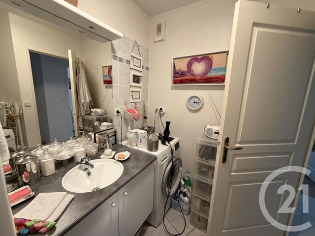 Appartement F3 &agrave; louer - 3 pi&egrave;ces - 63,74 m2 - Fontaines Sur Saone - 69 - RHONE-ALPES